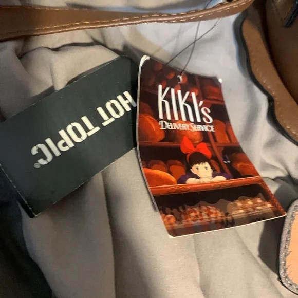 Studio Ghibli Her Universe Kiki's Delivery Service Bread Wreath Crossbody Bag - Picture 3 of 12